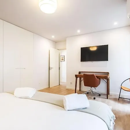 Outstanding Liberdade Spacious 2 Bedroom W Ac リスボン