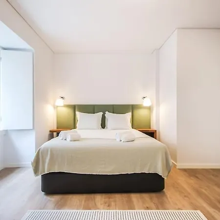 Outstanding Liberdade Spacious 2 Bedroom W Ac Daire *