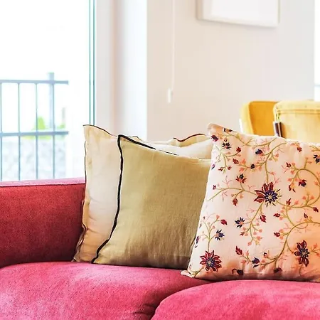 Outstanding Liberdade Spacious 2 Bedroom W Ac アパート