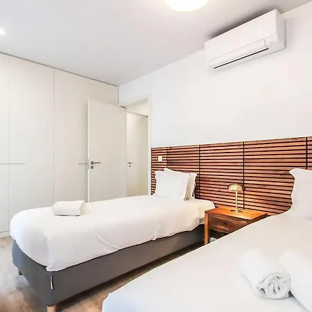 Outstanding Liberdade Spacious 2 Bedroom W Ac Daire