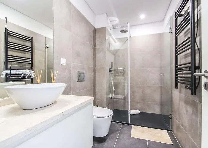 Outstanding Liberdade Spacious 2 Bedroom W Ac شقة