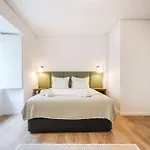 Outstanding Liberdade Spacious 2 Bedroom W Ac Апартаменты *